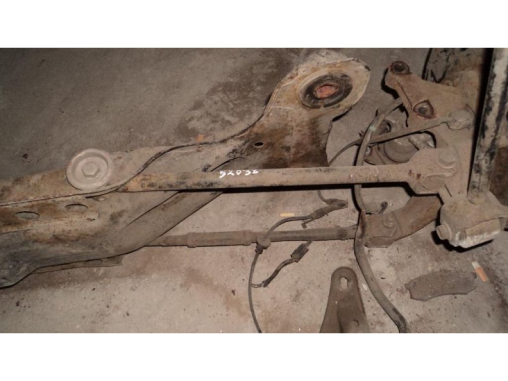 48710-33100 | Важіль задньої підвіски нижній поперечний лів. TOYOTA CAMRY 40 06-11
