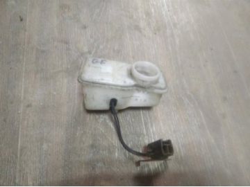 Бачок главного тормозного цилиндра MAZDA 626 GF 97-02