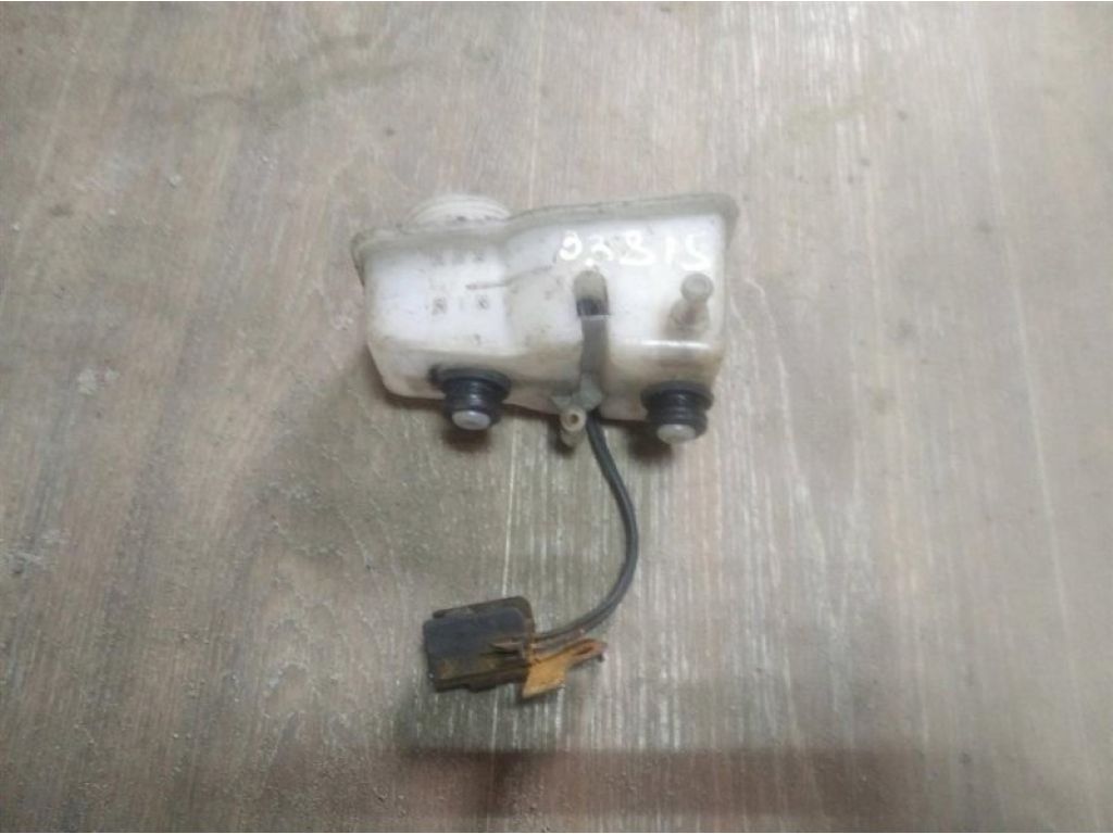 Бачок главного тормозного цилиндра MAZDA 626 GF 97-02 - Фото 2
