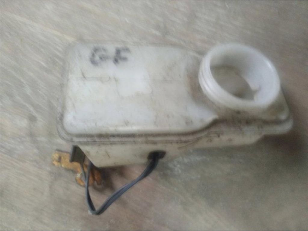 Бачок главного тормозного цилиндра MAZDA 626 GF 97-02 - Фото 4