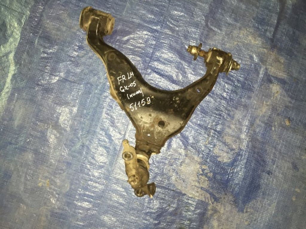 48069-60010 | Важіль передньої підвіски нижній лів. LEXUS GX470 02-09