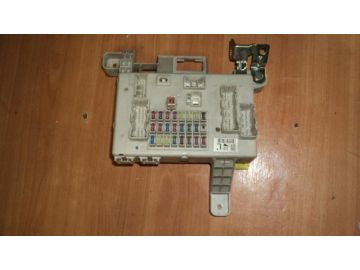 Блок запобіжників салон TOYOTA LAND CRUISER PRADO 120 02-09
