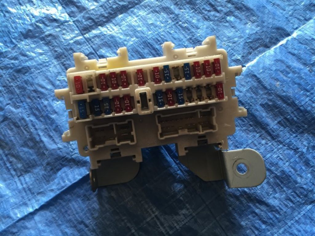 24350-AM600 | Блок запобіжників салон NISSAN MURANO Z50 02-07 - Фото 2