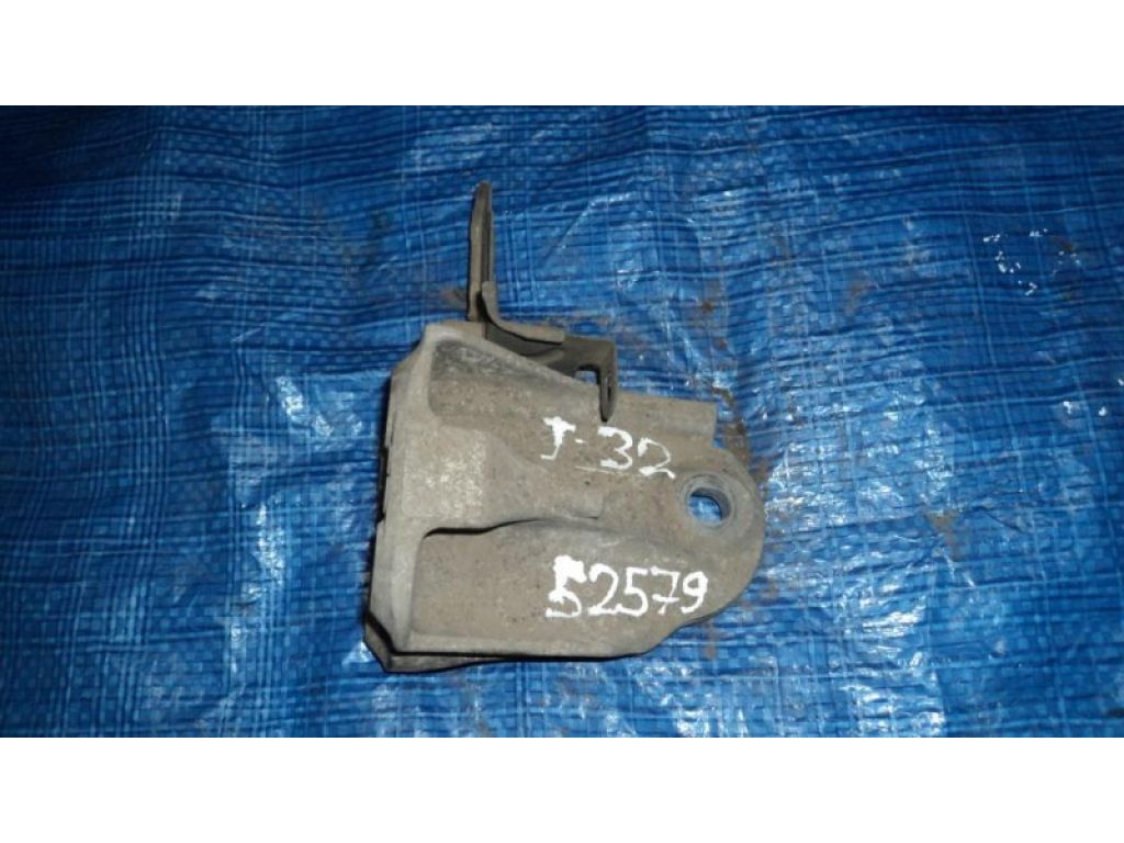 Кронштейн двигателя передн. NISSAN TEANA J32 08-14