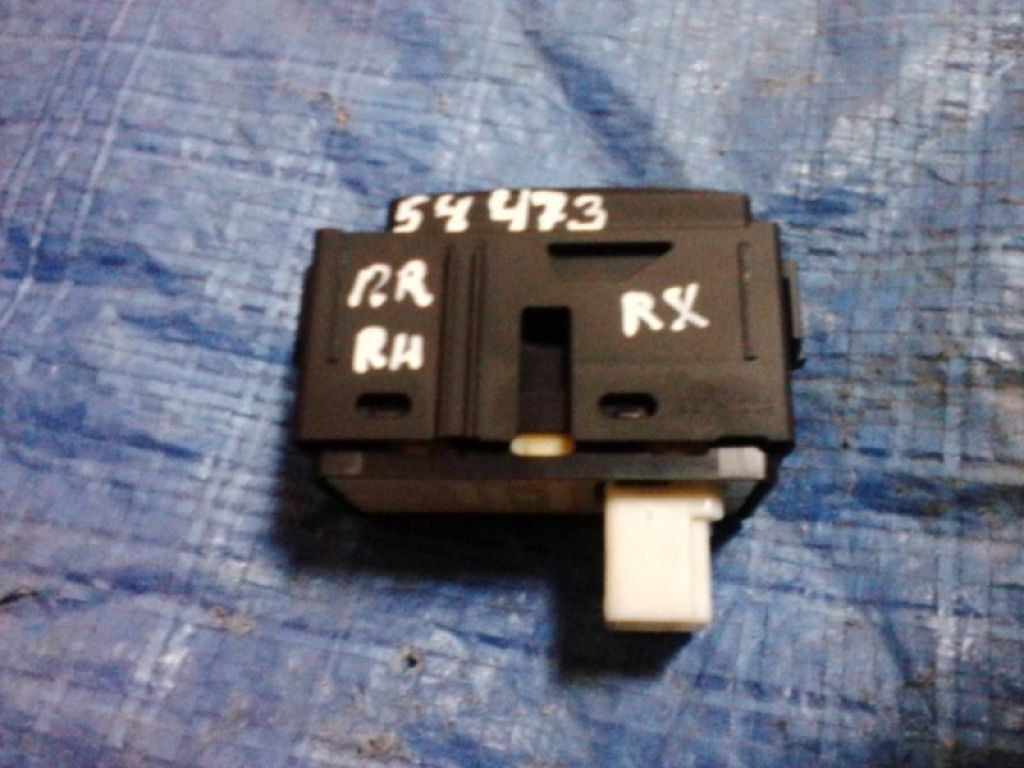 84810-0E020 | Кнопка склопідіймача задн. LEXUS RX350/450 09-15