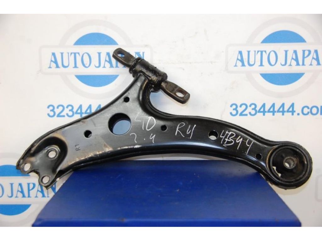 48068-33060 | Рычаг передней подвески нижний прав. TOYOTA CAMRY 40 06-11