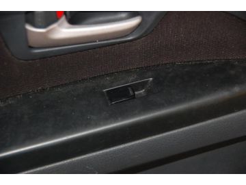 Кнопка склопідіймача SUZUKI SX4 06-13