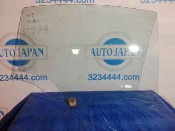 Скло дверей задн. прав. MAZDA 3 BK 03-08