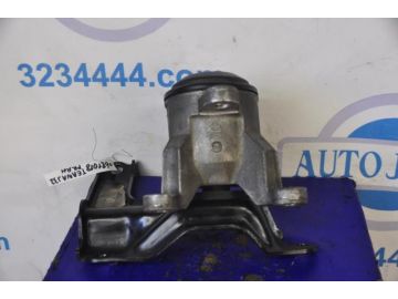 Подушка двигуна прав. NISSAN TEANA J32 08-14