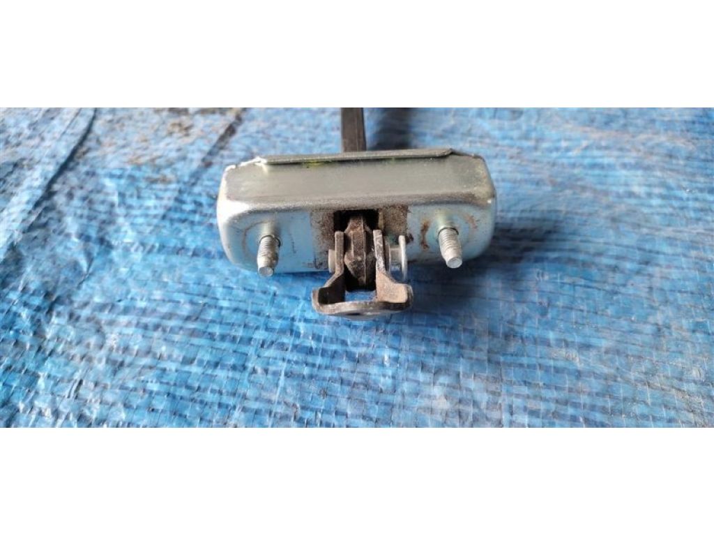 68610-53030 | Обмежувач дверей передн. прав. LEXUS IS250/350 05-13 - Фото 3