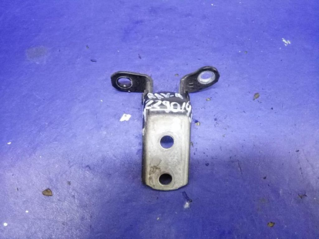 68770-52030 | Петля двері нижня задн. прав. TOYOTA RAV4 05-12