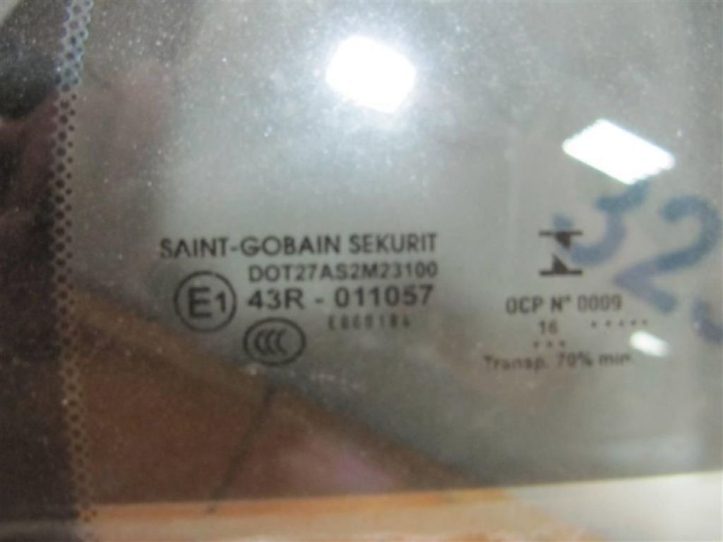 82220-5DA0A | Скло дверей глухе задн. прав. INFINITI QX30 16-20 - Фото 2