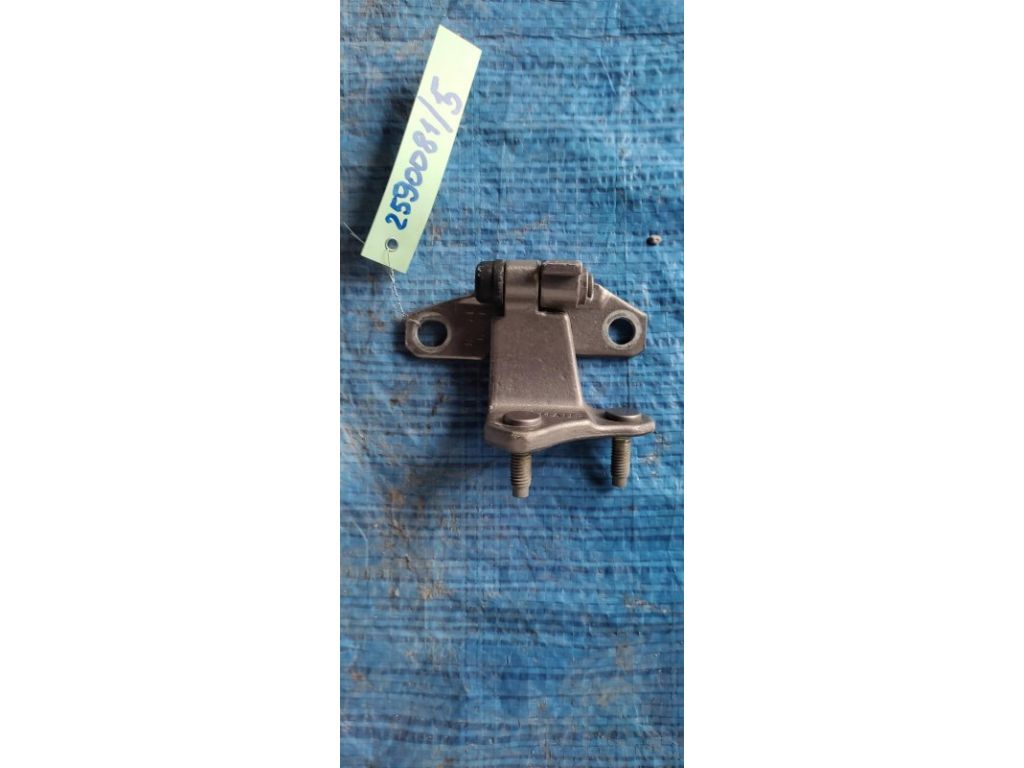 82420-1MA0A | Петля двери нижняя задн. прав. INFINITI M25/M37/M56/Q70/M35H 10-16