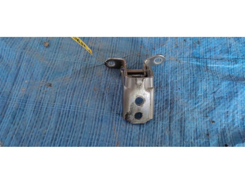 80401-1MA0A | Петля двері верхня передн. прав. INFINITI M25/M37/M56/Q70/M35H 10-16