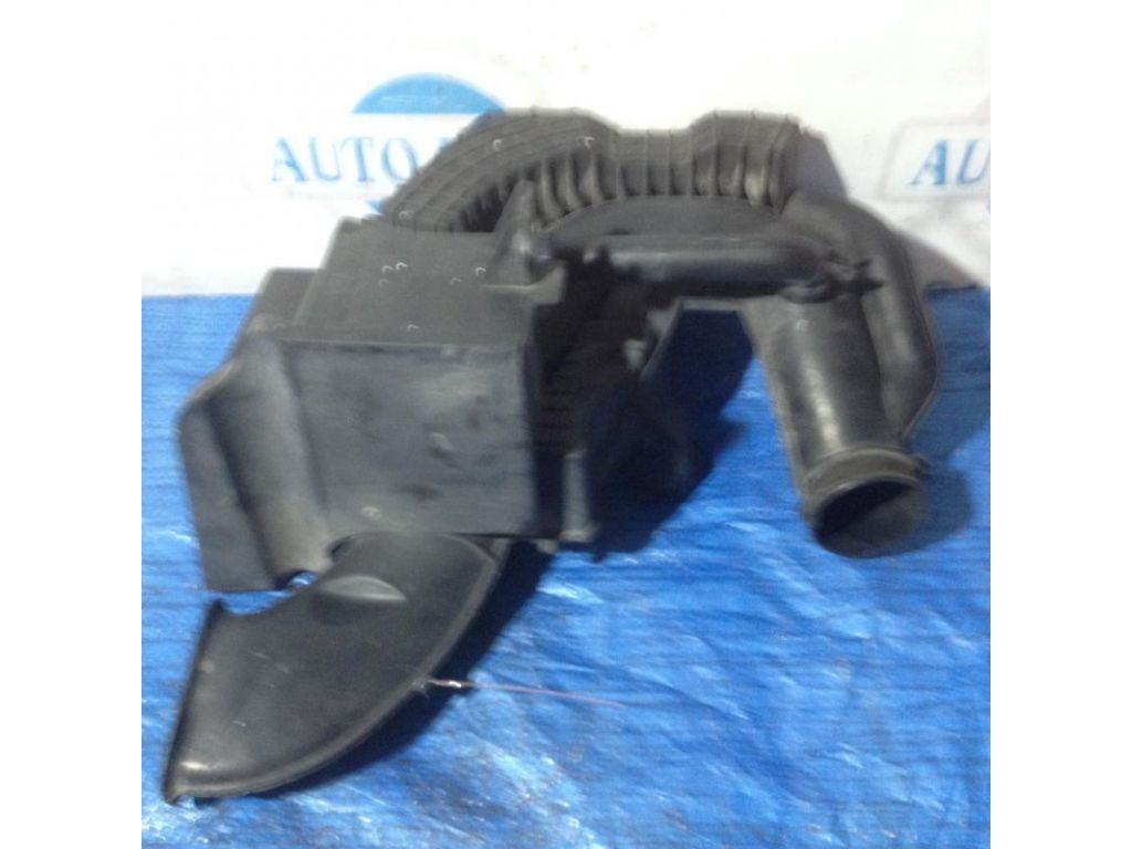 LF50-13-201B | Резонатор повітряного фільтра MAZDA 3 BK 03-08