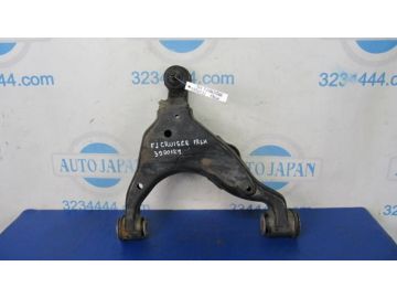Рычаг передней подвески нижний лев. TOYOTA FJ CRUISER 06-15