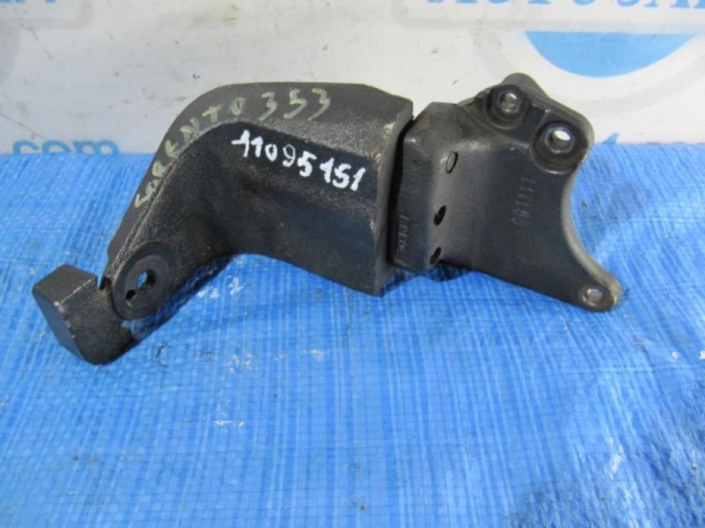21825-2P000 | Кронштейн двигателя прав. KIA SORENTO XM 09-14