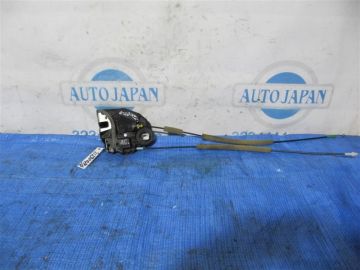 Замок двері задн. лів. TOYOTA CAMRY 50 12-15