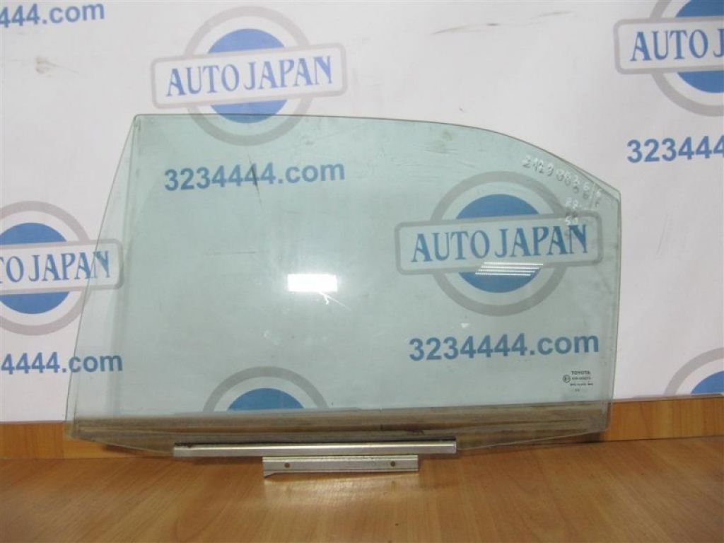 68114-33170 | Скло дверей задн. лів. TOYOTA CAMRY 50 12-15