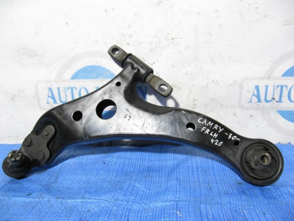48069-06070 | Рычаг передней подвески нижний лев. TOYOTA CAMRY 30 02-06