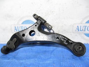 Рычаг передней подвески нижний лев. TOYOTA CAMRY 30 02-06