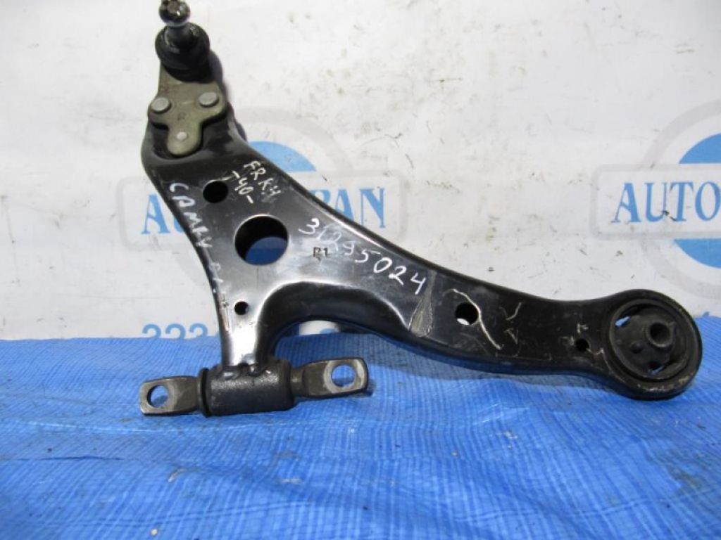 48068-33060 | Важіль передньої підвіски нижній прав. TOYOTA CAMRY 40 06-11