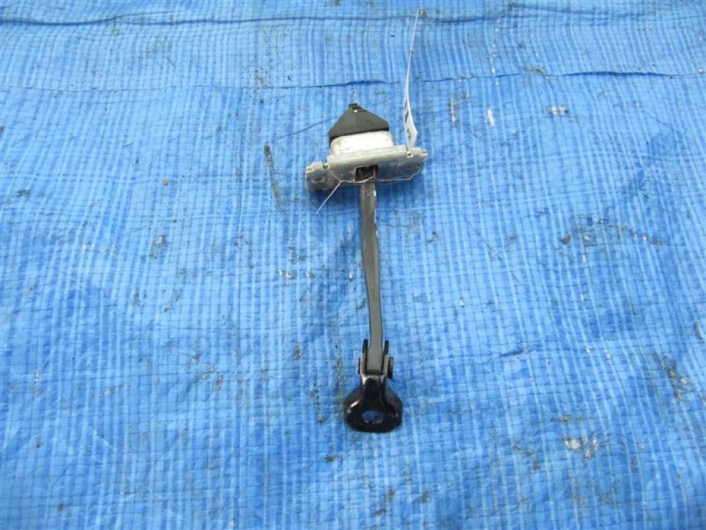 BHN9-72-270 | Ограничитель двери задн. прав. MAZDA 3 BM 13-19 - Фото 2