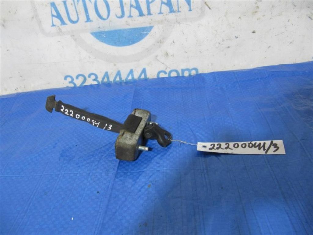 68630-33092 | Обмежувач дверей задн. лів. TOYOTA CAMRY 50 12-15