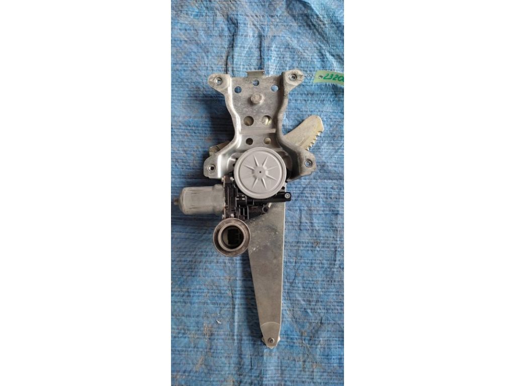 83502-81J11 | Склопідйомник задн. лів. SUZUKI KIZASHI 09-14 - Фото 2