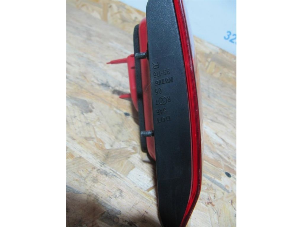 81581-33150 | Ліхтар внутрішній задн. прав. LEXUS ES350 06-12 - Фото 4