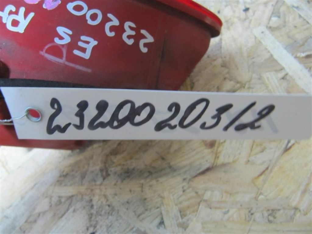 81581-33150 | Ліхтар внутрішній задн. прав. LEXUS ES350 06-12 - Фото 7