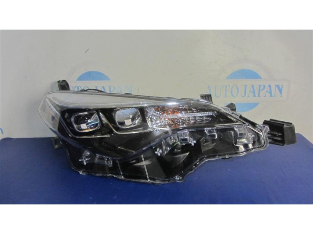 81110-02M90 | Фара передн. прав. TOYOTA COROLLA E170 13-19