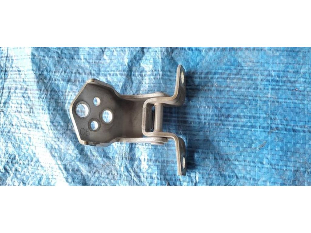 GS3L-58-210A | Петля двери верхняя передн. прав. MAZDA 6 GH 07-12 - Фото 2