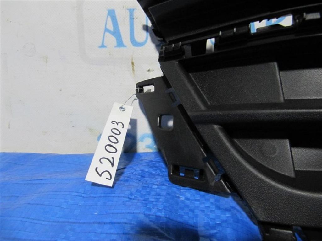 5C6 853 671 P | Решітка переднього бампера VOLKSWAGEN JETTA USA 10-17