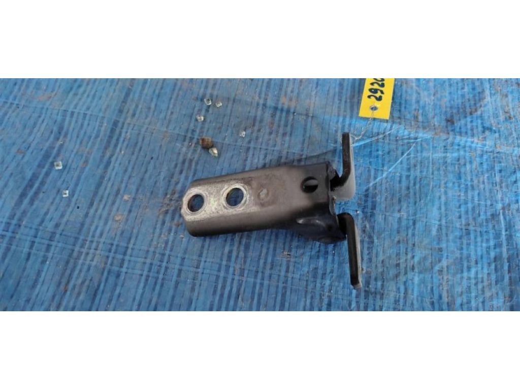 5702A005 | Петля двери нижняя передн. прав. MITSUBISHI OUTLANDER XL 05-13