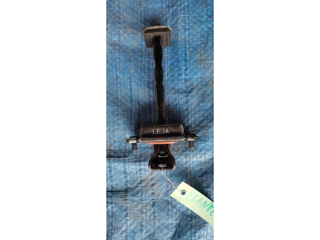 79490-F2000 | Обмежувач дверей задн. прав. HYUNDAI ELANTRA AD 16- - Фото 2