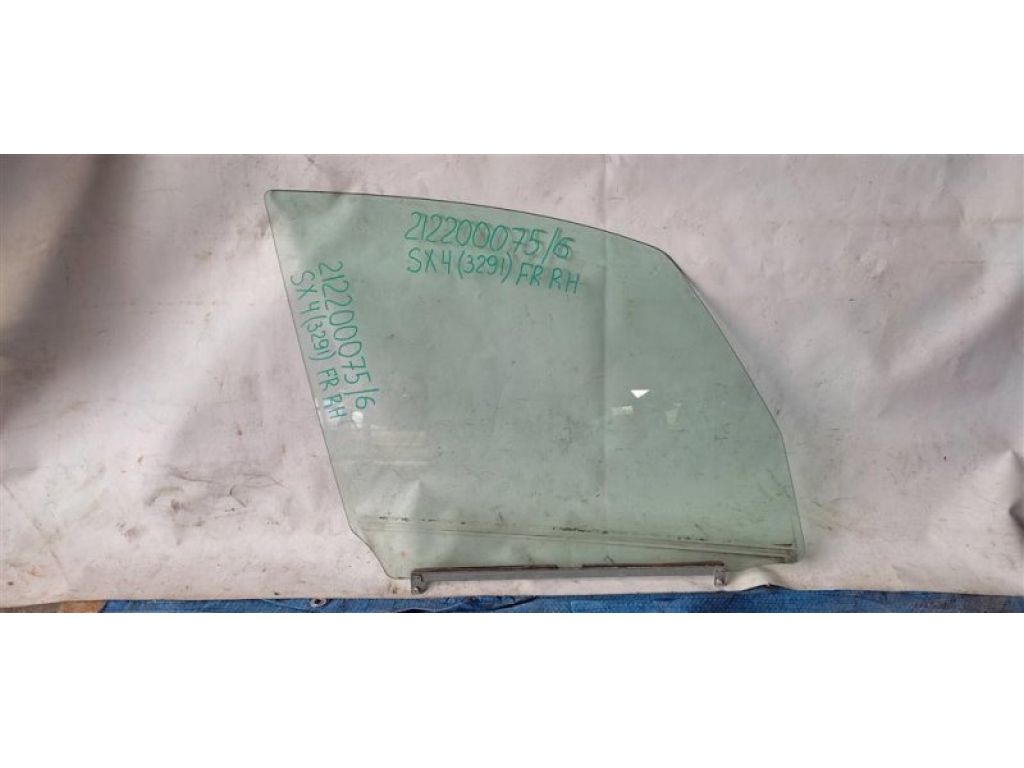 84531-80J00 | Скло дверей передн. прав. SUZUKI SX4 06-13