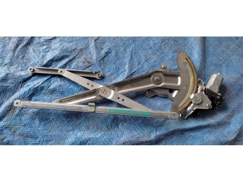 83401-79J12 | Склопідйомник передн. прав. SUZUKI SX4 06-13