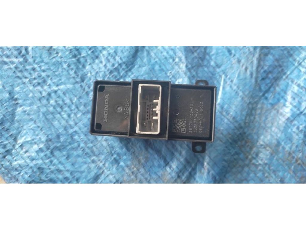 35770-TZ3-A01 | Кнопка склопідіймача задн. прав. ACURA TLX 14-17 - Фото 4