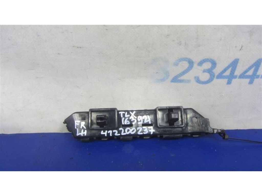 71198-TX6-A01 | Кронштейн переднего бампера лев. ACURA ILX 12-16