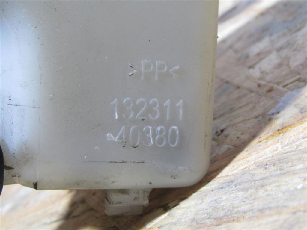 47220-08030 | Бачок главного тормозного цилиндра TOYOTA SIENNA 03-10 - Фото 5