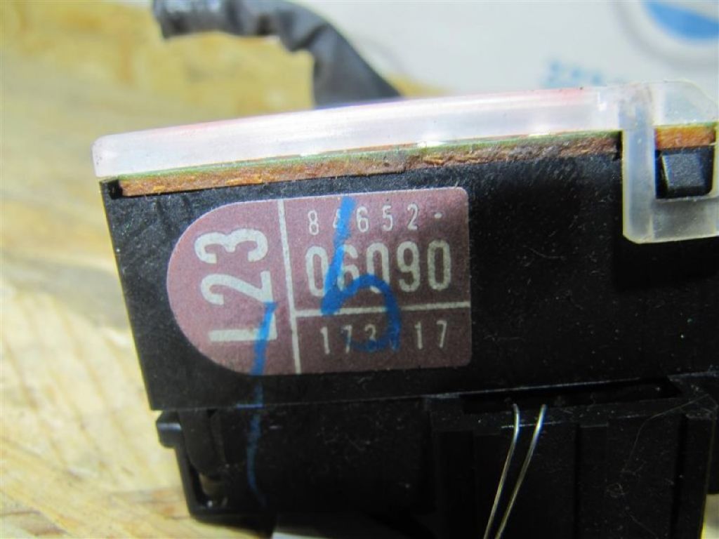 84652-06090 | Подрулевой переключатель прав. TOYOTA CAMRY 30 02-06 - Фото 3