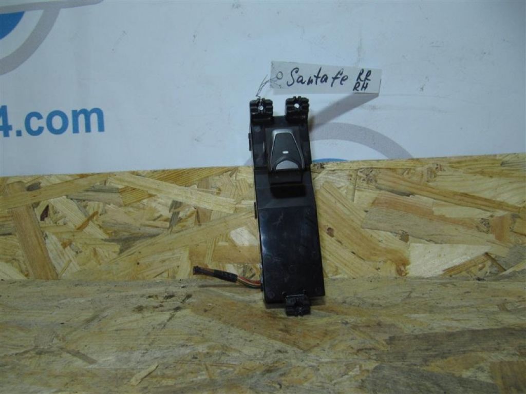 93580-2W000 | Кнопка стеклоподъемника задн. прав. HYUNDAI SANTA FE (DM) 12-18