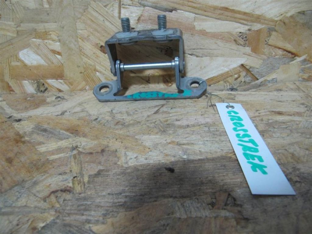 60879FJ001 | Петля крышки багажника прав. SUBARU CROSSTREK 12-17