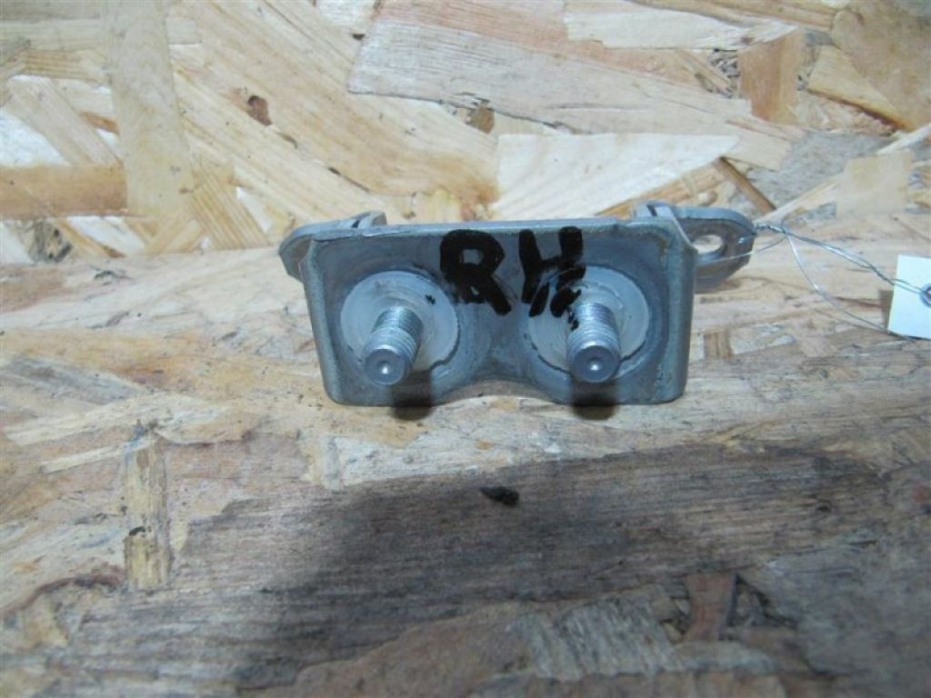 60879FJ001 | Петля крышки багажника прав. SUBARU CROSSTREK 12-17 - Фото 2