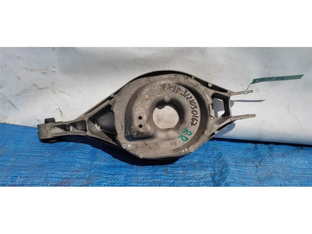 551B0-1BA0A | Важіль задньої підвіски нижній поперечний прав. INFINITI FX/QX70 S51 08-17