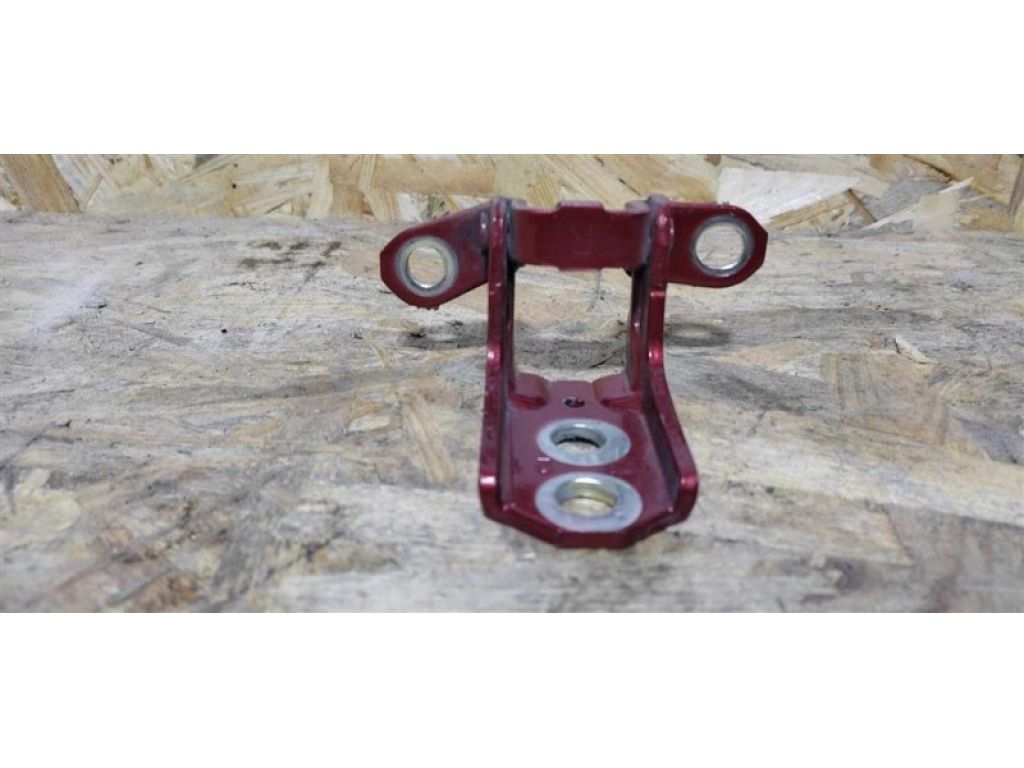 82420-1KA0A | Петля двери нижняя задн. прав. NISSAN JUKE 10-19 - Фото 3