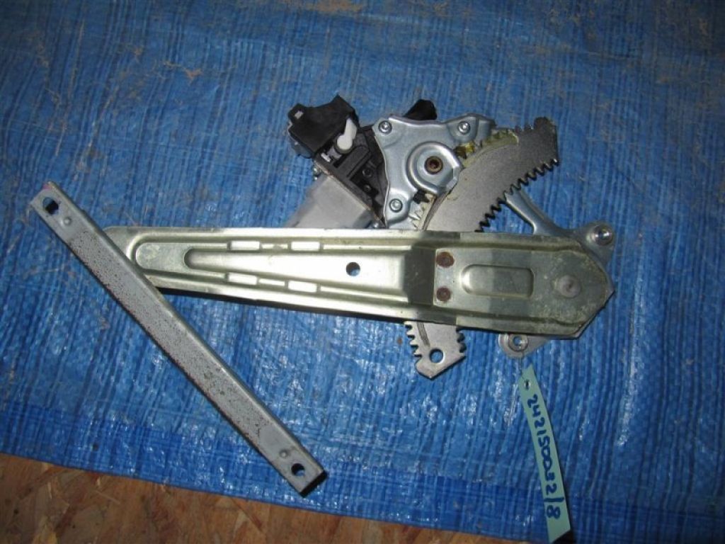 82721-1U600 | Склопідйомник задн. лів. NISSAN JUKE 10-19