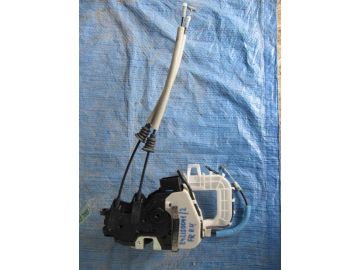 Замок двери передн. прав. KIA SOUL PS 13-19 Замок двери передн. прав. KIA SOUL PS 13-19