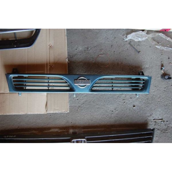 Решітка радіатора NISSAN SUNNY N14 90-96